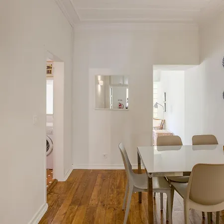 Spacious Tm Family Flat With Terrace Lisboa